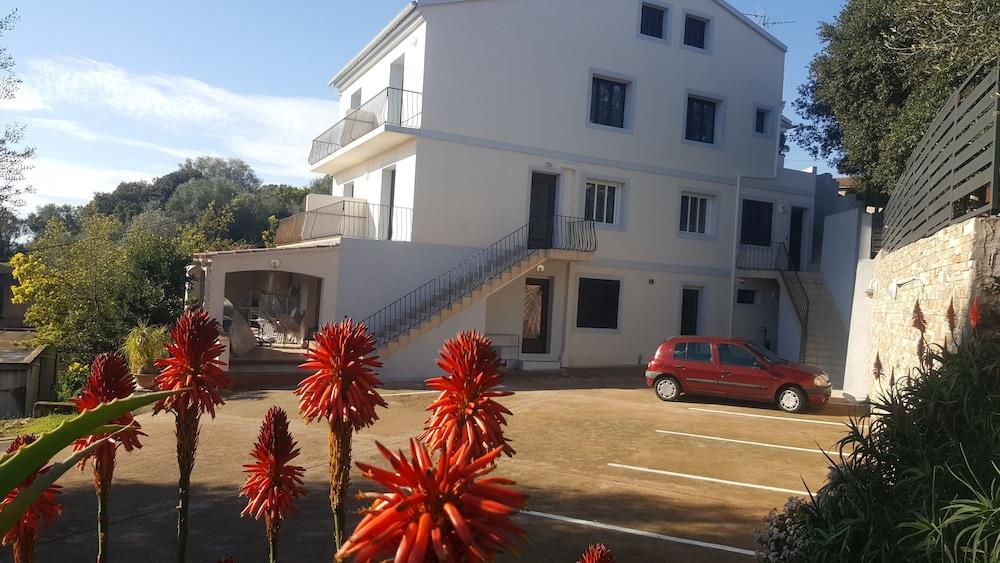 Corsica Hostel Porto-Vecchio, Partie Dortoirs Exterior photo